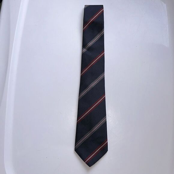 Vintage 60s/70s By Andreu navy blue, red & gray diagonal stripe polyester tie - Picture 2 of 4